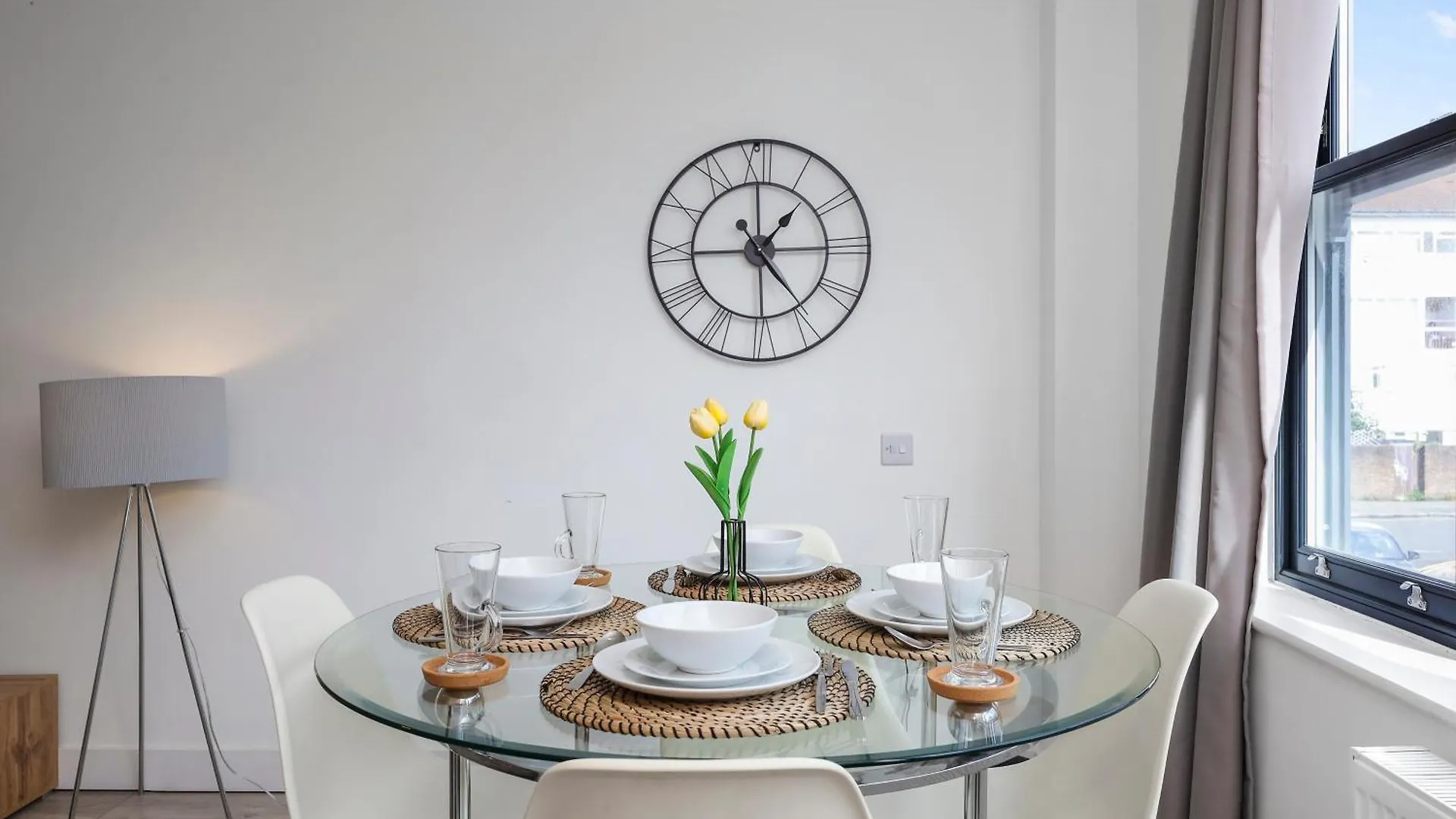 Apartment Stylish Large 3-Bed Apartment, Quick Access To London Sights, Free Parking